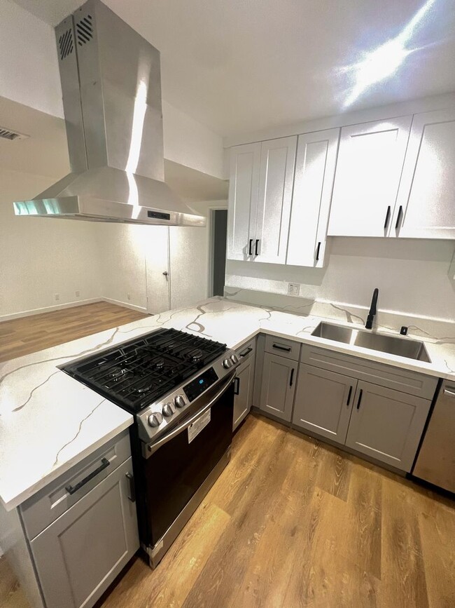 Photo - 10223 Dixon Ave S Unit 02