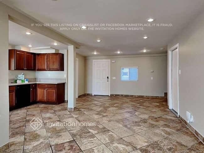 Photo - 1031 W 12th St