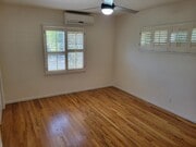 Photo - 20412 Londelius St House