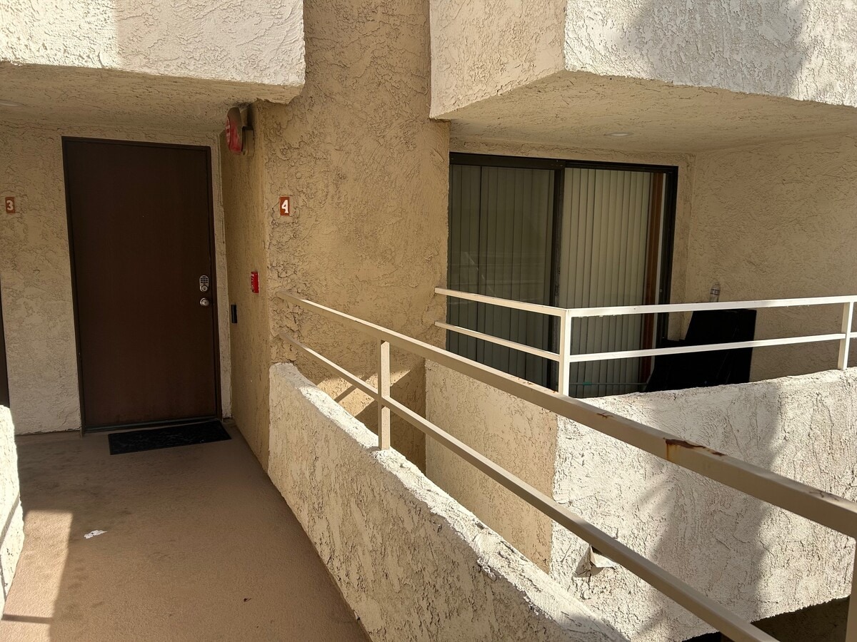 Photo - 437 S Calle El Segundo