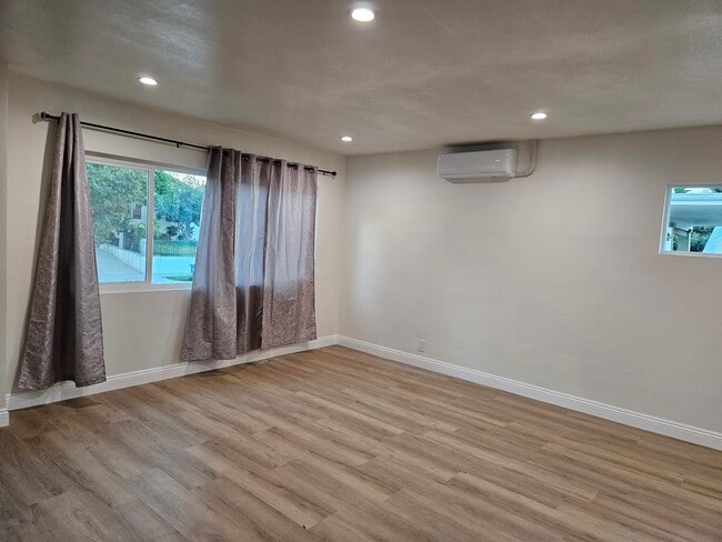 Photo - 2314 Elmgrove St