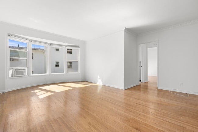 Photo - 3314 Rowena Ave Unit 3314 - 3