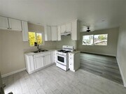 Photo - 124 E 10th St Townhome