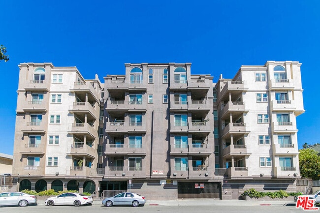 Building Photo - 848 Irolo St Unit 301 Rental