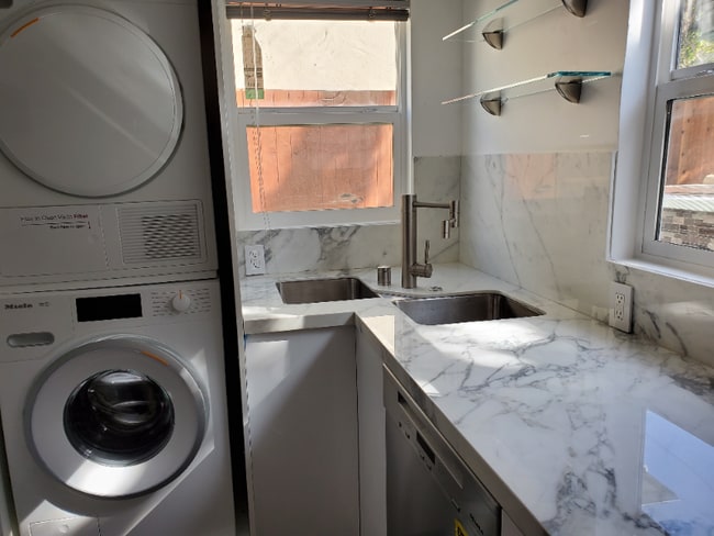 Photo - 3004 Kelton Ave Unit 3004