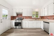 Photo - 7869 Croydon Ave