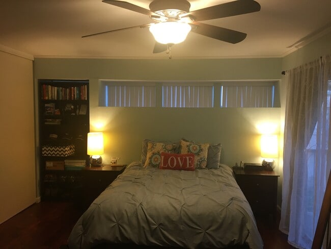 Photo - 18526 Mayall St