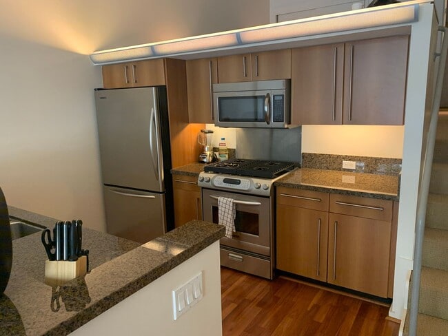 Building Photo - ICON Loft Available April 1st! Unit 337