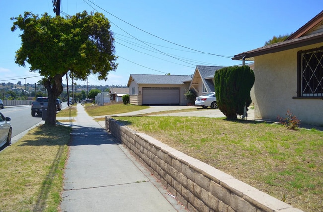 Photo - 8850 Orville St
