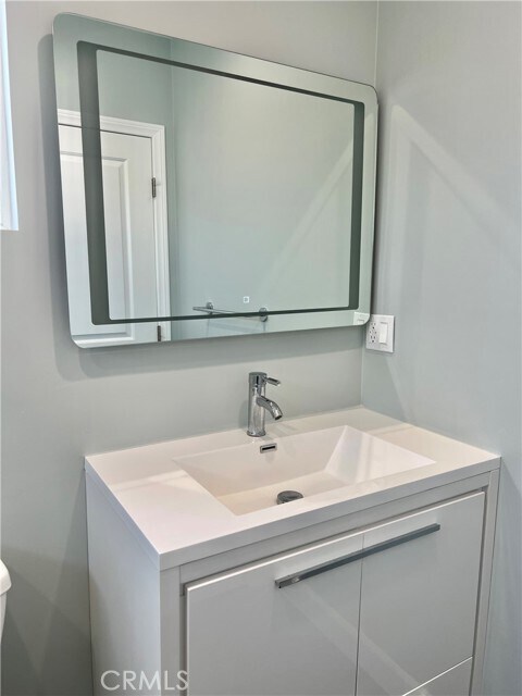 Photo - 11021 Whitegate Ave