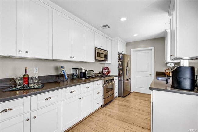 Photo - 18026 Duncan St