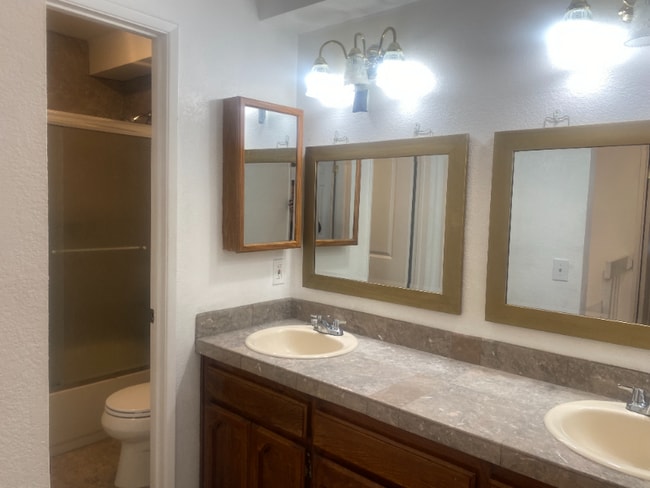 Photo - 390 E Madison Ave