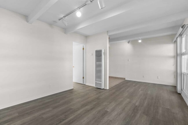 Photo - 10110  Camarillo Pl.