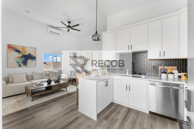 Photo - 2722 Nye St Unit 5