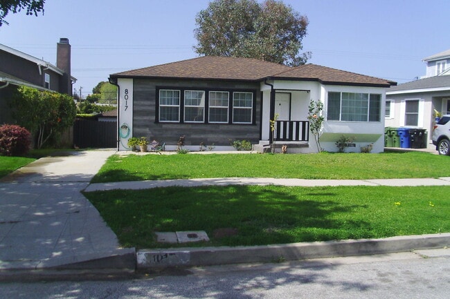 Building Photo - 8017 Campion Dr