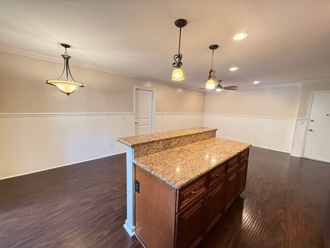 Photo - Beautiful 2 bedroom, 2 full bath condo in ... Unit B23