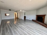 Photo - Light and Bright Townhouse-style condo in ...