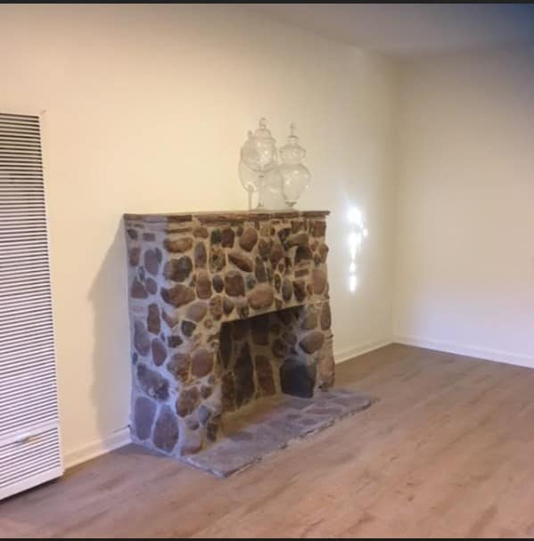 Living Room - 3228 Montrose Ave