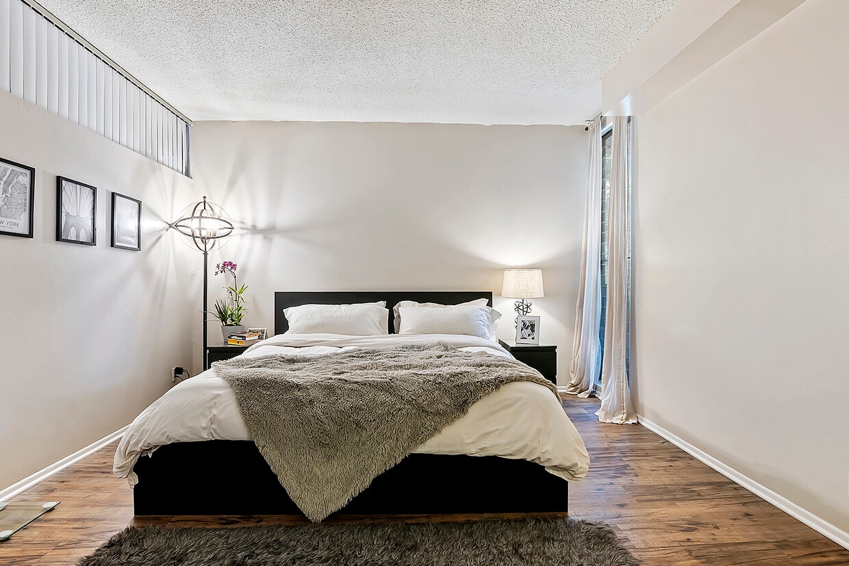 Floor Plan - Corner Unit