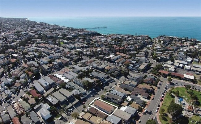 Photo - 138 W Canada