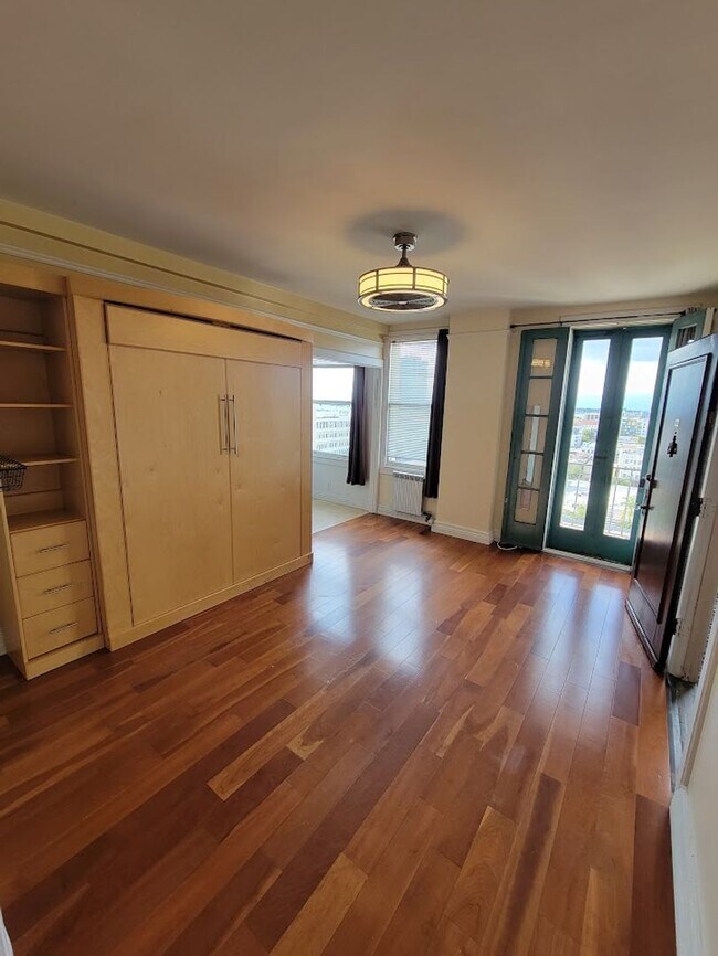 Photo - Spacious Studio at the Cooper Arms in the ... Unit 1010
