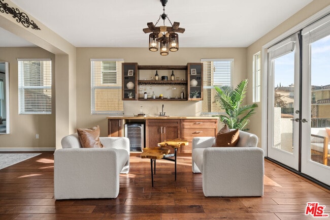 Photo - 657 S Ave 61