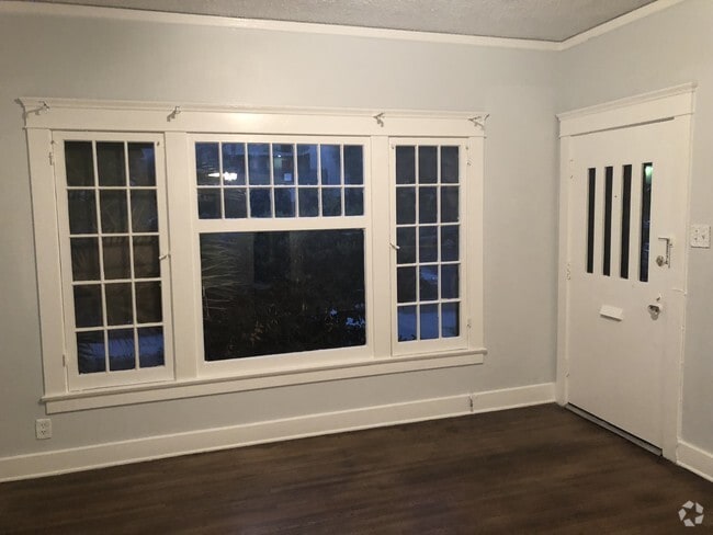 Building Photo - 1952 1/2 S La Salle Ave Unit West Adams Heights Rental