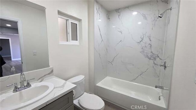 Photo - 1186 W 9th St