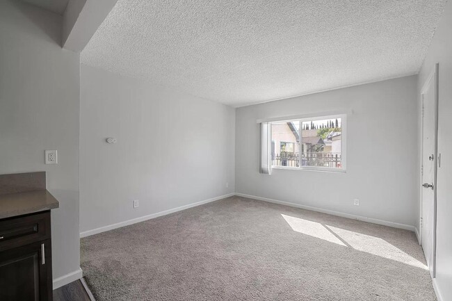 Photo - 626 W 54th St Apartment