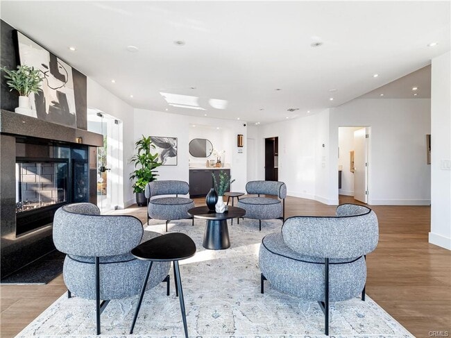 Photo - 2287 Sunset Plaza Dr