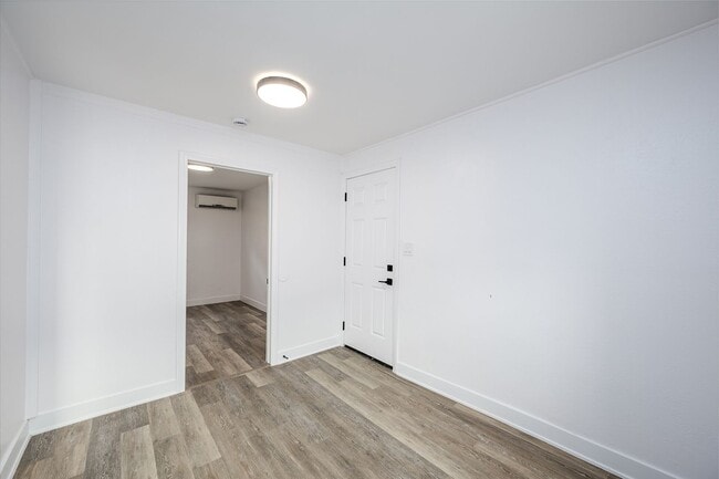 Photo - Detached 1 Bed 1 Bath Cottage Unit 4320 1/2 48th St