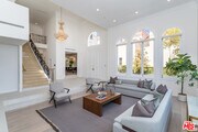 Photo - 107 N Doheny Dr House