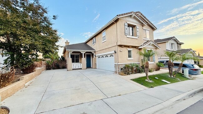 Building Photo - 737 Helmsdale Rd Rental