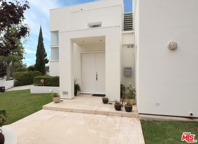 Photo - 269 N Bundy Dr