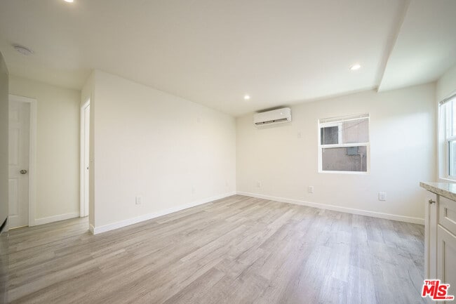 Photo - 231 E 85th St Unit 231