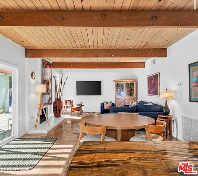 Photo - 817 N Via Monte Vista