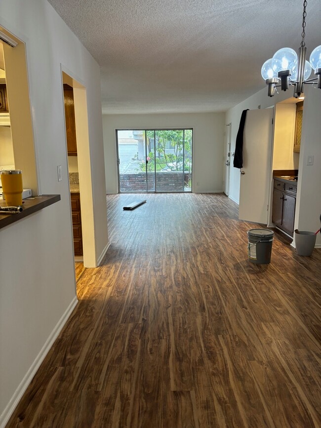 Building Photo - 1118 S Oakhurst Dr Unit #1