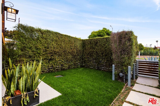 Photo - 2013 Federal Ave