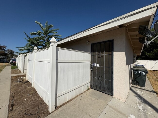 Tri-plex 2 bedroom 1 bathroom apartment of... - Tri-plex 2 bedroom 1 bathroom apartment of... Unit C