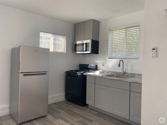 Building Photo - 5031 Carmelynn St Rental