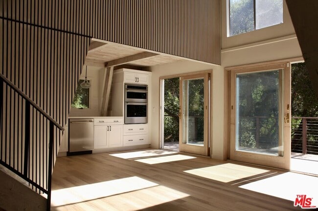 Building Photo - 1578 Topanga Skyline Dr