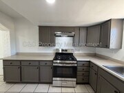 Photo - 281 W 12th St