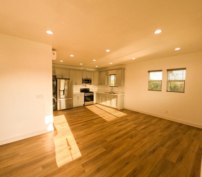 Photo - 4904 Coke Ave Unit 2