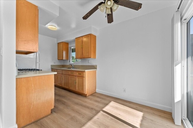 Photo - 4932 Lennox Blvd Unit 01