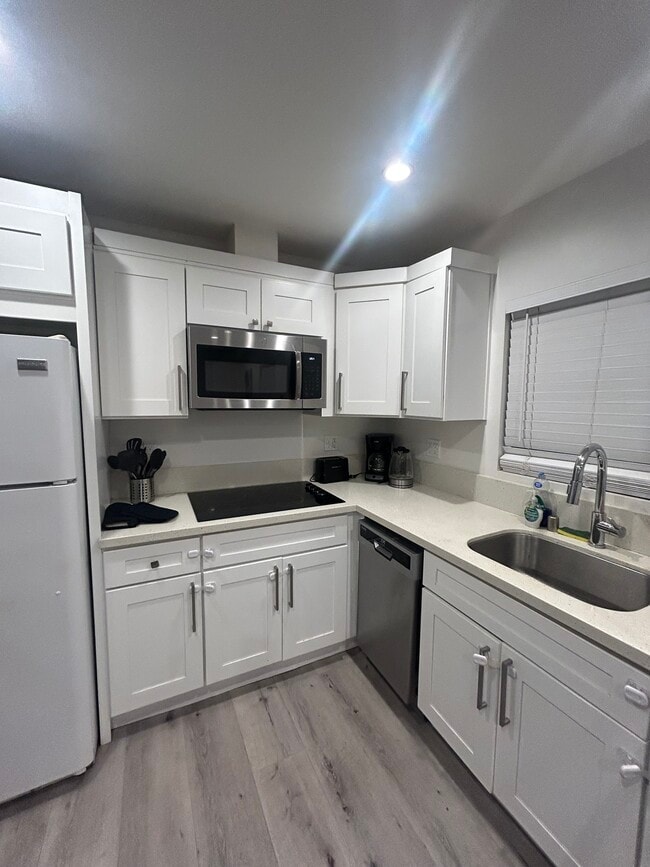 Photo - 8549 Elizalde Ave