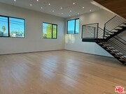 Photo - 611 Broadway St