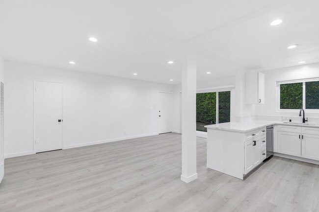 Photo - 1138 Cardiff Ave Unit 3