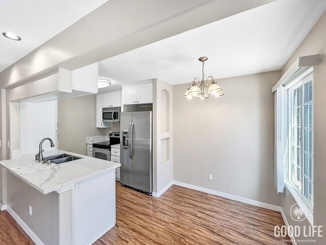 Beautiful 2B/2BA Townhouse w/ Washer/Dryer... - Beautiful 2B/2BA Townhouse w/ Washer/Dryer... Unit 159