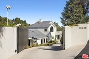 Photo - 15438 Mulholland Dr