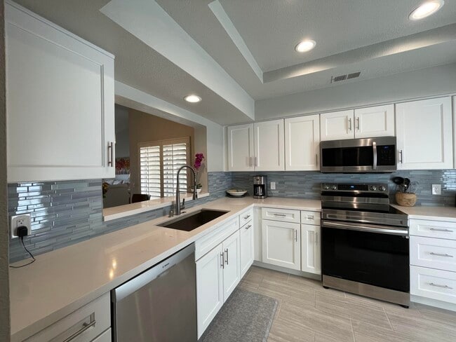 Photo - 160 Desert Falls Cir